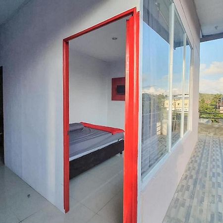 Sky Residence Tomohon Mitra Reddoorz Zewnętrze zdjęcie